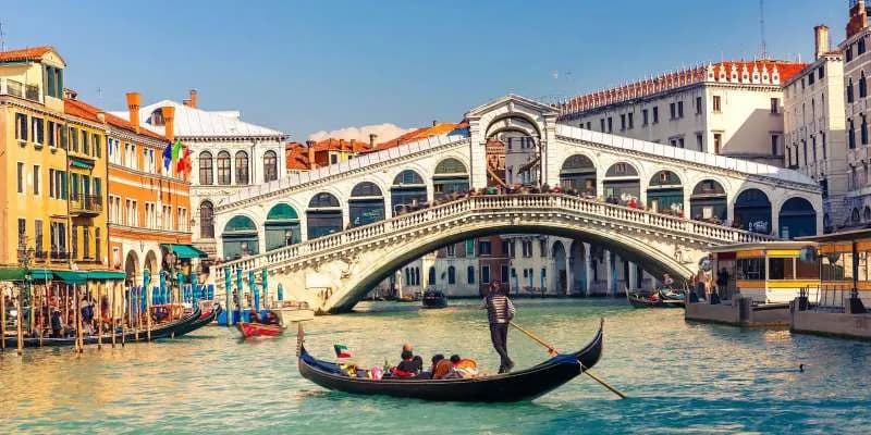 Wenecja gdzie nocleg – najlepsze dzielnice i opcje noclegowe w atrakcyjnych cenach