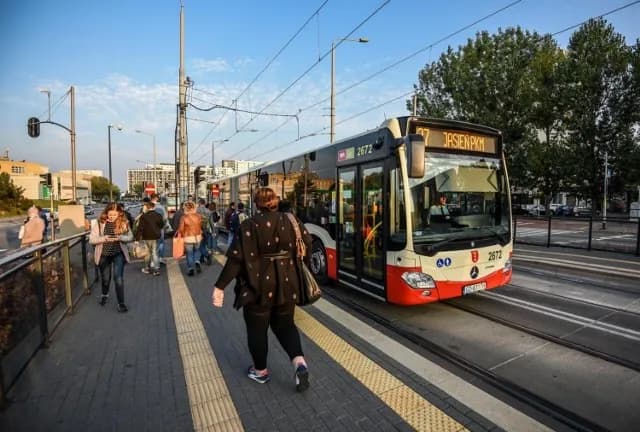 Rozkład jazdy komunikacji miejskiej w Gdańsku – uniknij spóźnień
